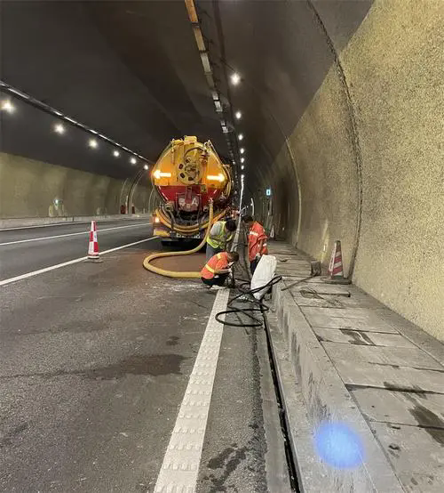 临清隧道排水渠清淤